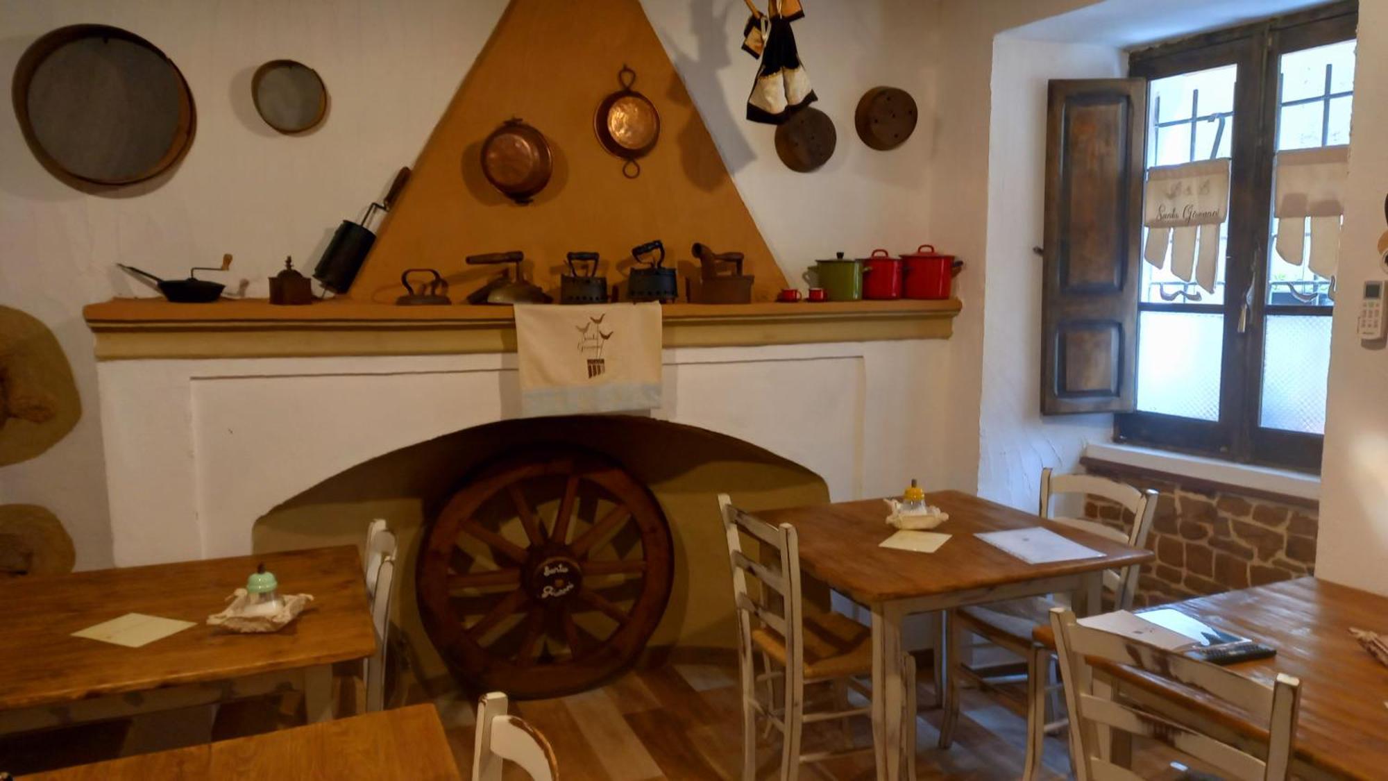 פוני "B&B Santu Giuvanni" מראה חיצוני תמונה
