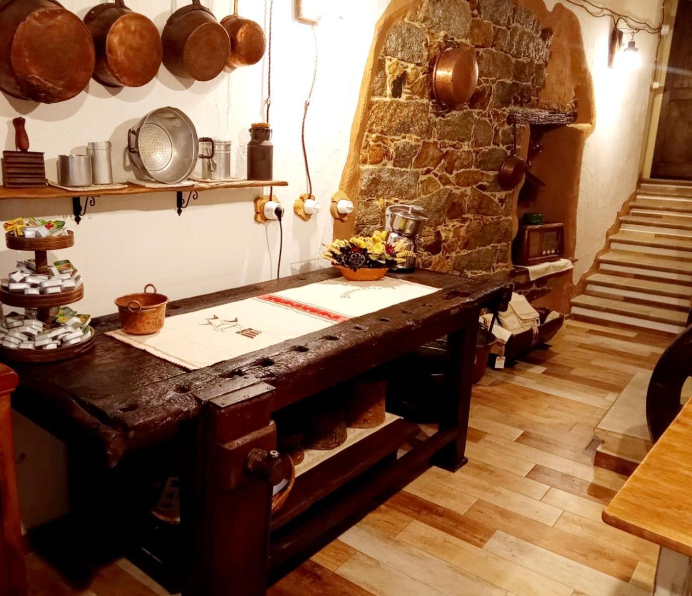 פוני "B&B Santu Giuvanni" מראה חיצוני תמונה