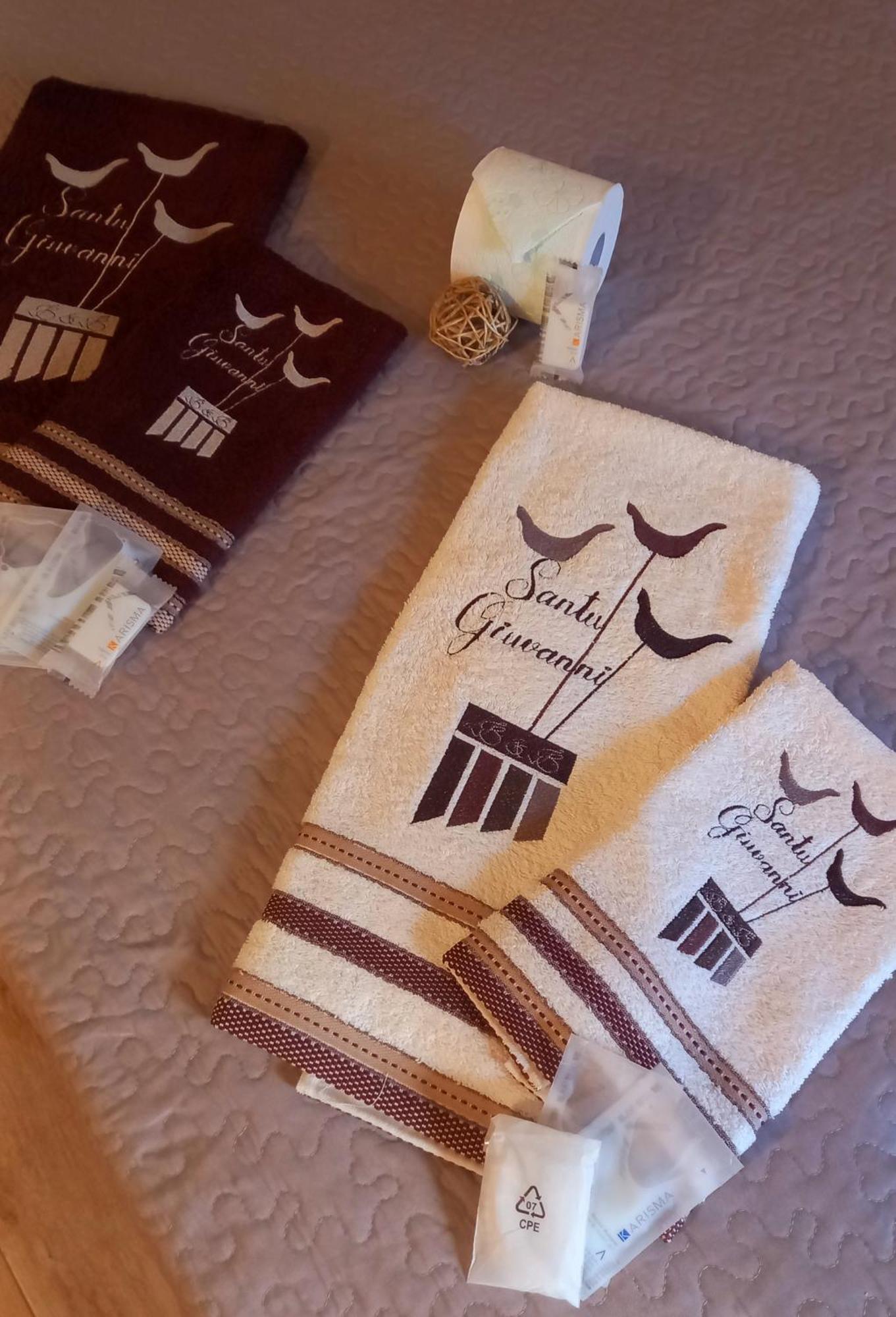 פוני "B&B Santu Giuvanni" מראה חיצוני תמונה